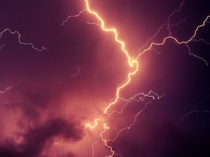 lightning-during-nighttime-1118869 300×225